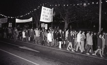 "2000 in Peaceful March Against War"