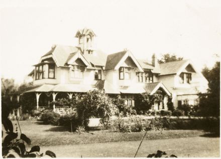 "Awa-Puni' (house) - Resource cover image