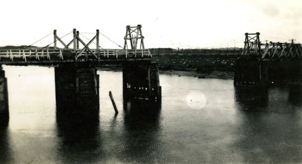 Unidentifed bridge - Resource cover image
