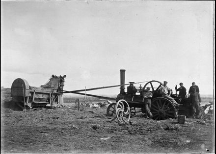 Traction engine and chaff cutter on A S Aldrich's farm 'Matsubara', Bunnythorpe