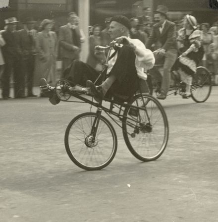 Palmerston North's 75th Jubilee celebration parade - Resource cover image