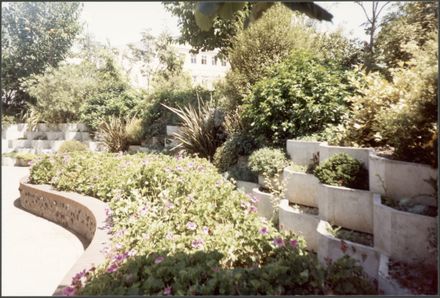 The Square gardens
