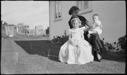 Flowergirl with mother and baby