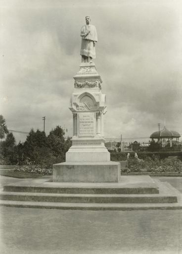 Statue of Te Peeti Te Awe Awe - Resource cover image