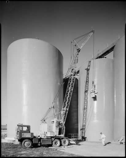 Silos being painted