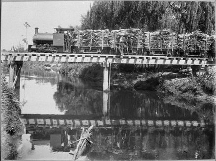 'Miranui' Flaxmill locomotive crossing the Tokomaru Stream, near Shannon