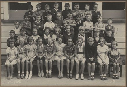 Terrace End School - Standard 2, 1942