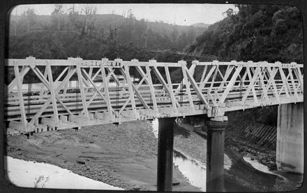 Bridge over Oroua River, near Apiti