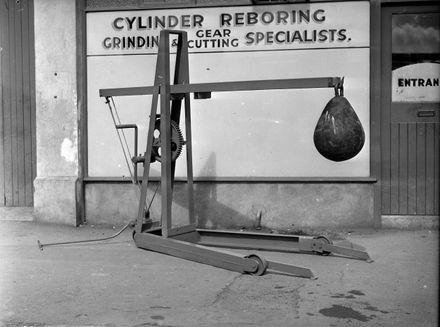 Cylinder, Reboring, Grinding and Gear Cutting Specialists Equipment