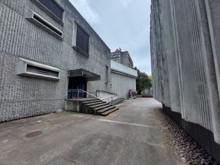 Entrance to campus' courtyard, Hokowhitu Campus