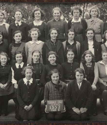 Terrace End School - Form 2, 1937