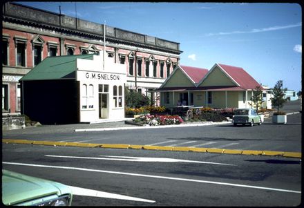 Totaranui and Replica Snelson Store