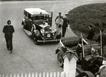 Sir Cyril Newell's visit to Massey Agricultural College, Palmerston North