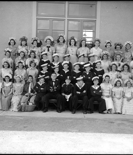 Cast of HMS Pinafore, Palmerston North Intermediate School