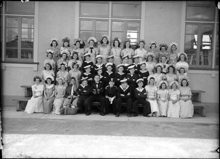 Cast of HMS Pinafore, Palmerston North Intermediate School