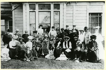 Kai Iwi Marae, Ngati Kauwhata and Rangitāne, entertainment group at the Show Grounds.