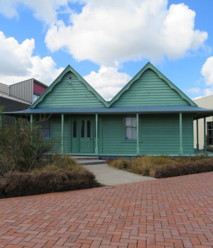 Totaranui House - at Te Manawa