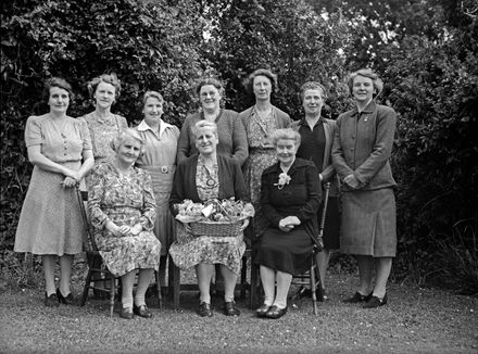 Longburn School Group - Teachers (?) - Resource cover image