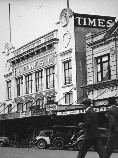"Times" newspaper building, Broadway