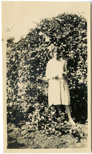 Andrews Collection:  Edna Shanly, The Esplanade