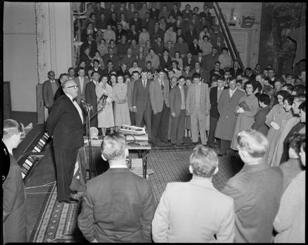 "No lack of Competitors For the Show" Selwyn Toogood Show - Resource cover image