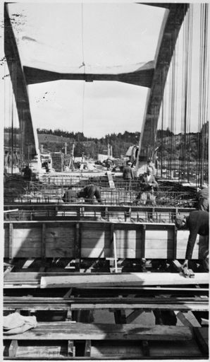 Construction of the Second Fitzherbert Bridge