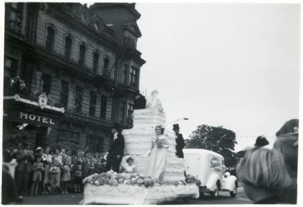 Wedding Cake Float - 1952 Jubilee Celebrations