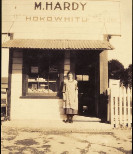 Merle Hardy, 'The Hokowhitu School Store'