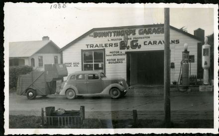 Horse float at Bunnythorpe Garage