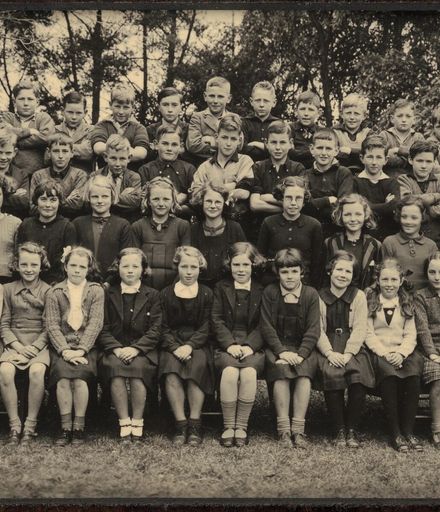 Terrace End School - Standard 3, 1940