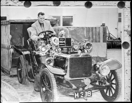 "The car that made the film" London to Brighton Veteran Car Run 1904 - Resource cover image
