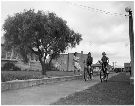 Evans Family Collection: John and Michael Evans off to school, 5 Mansford Place