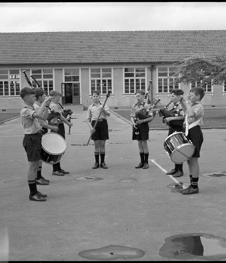 "And the Band Played On" Palmerston North Intermediate Normal School Band