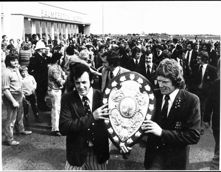 Manawatu Rugby Team arriving at Milson Airport with the Ranfurly Shield