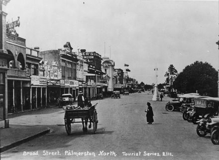 Coleman Place looking north towards The Square and Broad Street