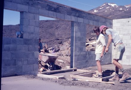 Scouts building Ruapehu Lodge and Snow School