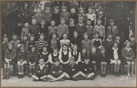 Terrace End School - Standard 1 and 2, 1944