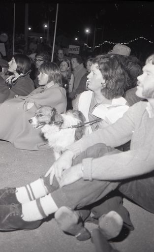 "2000 in Peaceful March Against War"