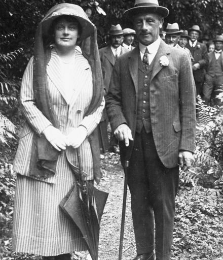 Governor General Lord Jellicoe and Lady Jellicoe in the Esplanade