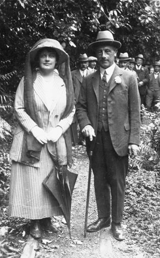 Governor General Lord Jellicoe and Lady Jellicoe in the Esplanade