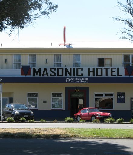Masonic Hotel, Main Street