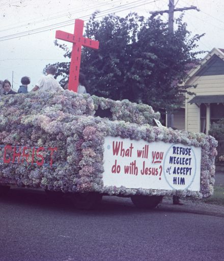 Floral Parade - 'Youth for Christ' Float