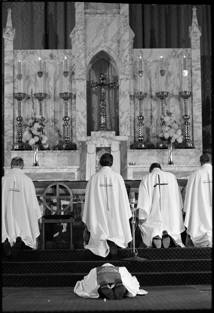 "City's new Bishop takes mitre"