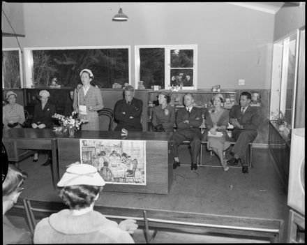 Minister Opens New Roslyn Kindergarten