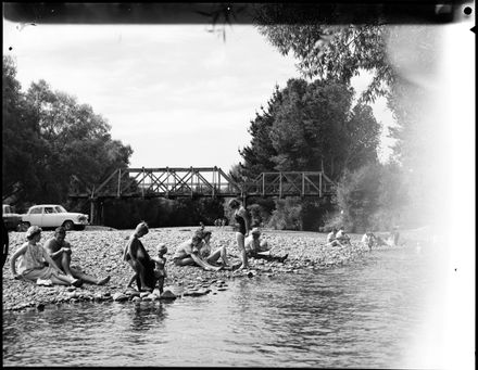 "Quiet Picnic Spot Popular" Oroua River - Resource cover image