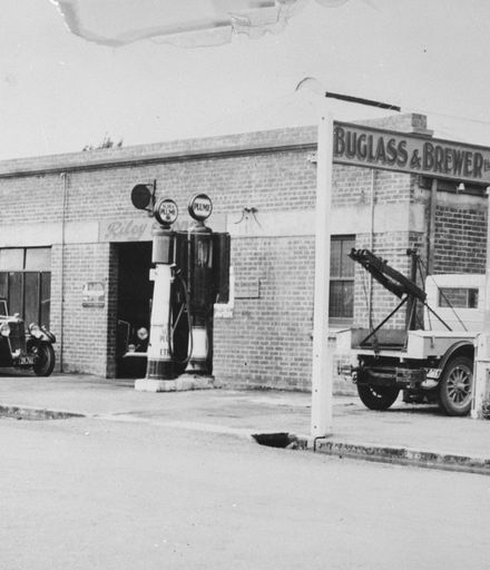 Buglass and Brewer service station, Taonui Street