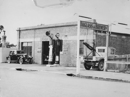 Buglass and Brewer service station, Taonui Street