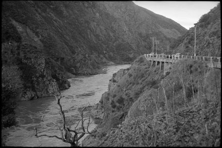 Manawatū Gorge and River scene - Resource cover image
