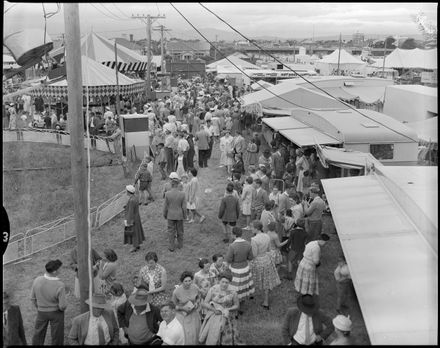 "A Crowd Early in the Day" A&P Show