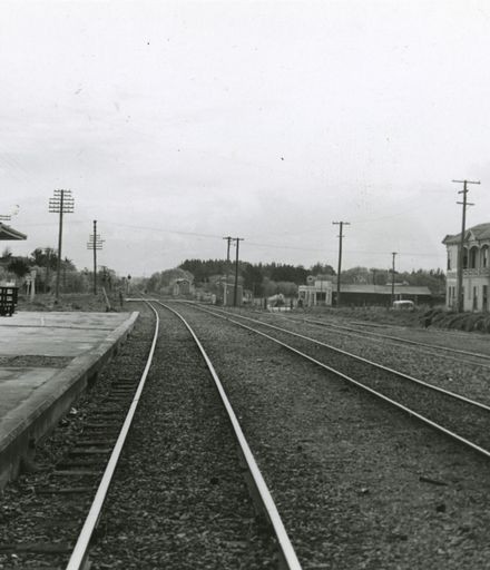 Bunnythorpe Railway Station and Hotel
